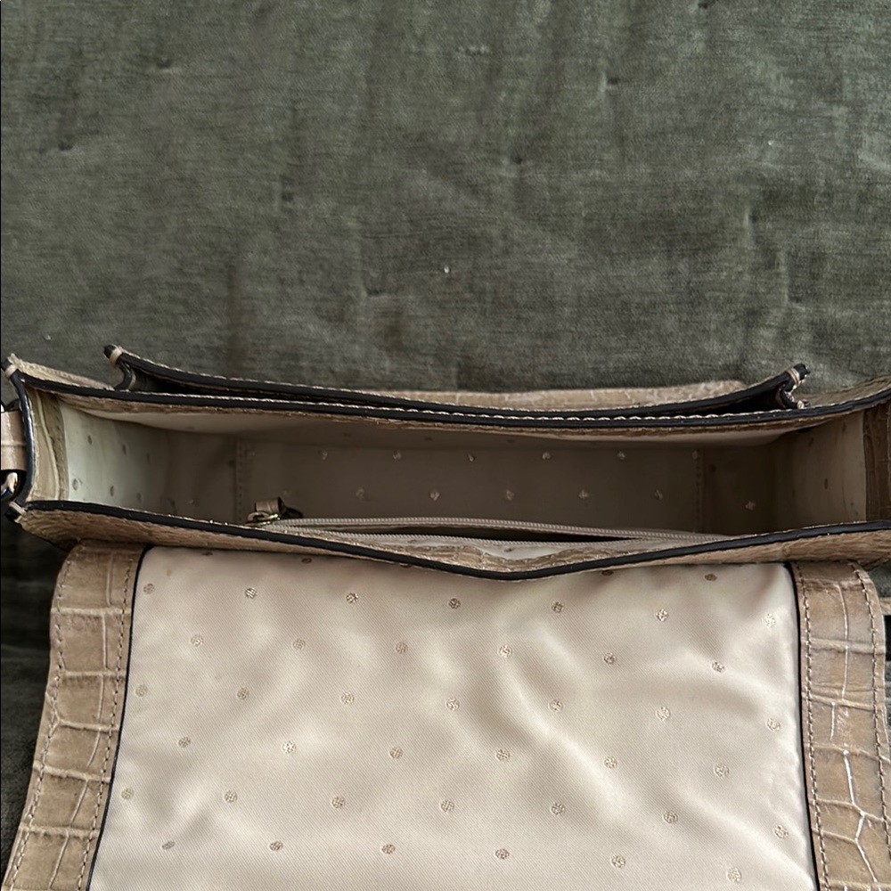 Kate Spade croc embossed leather Tan Crossbody Bag with Flap Closure - Picture 9 of 14